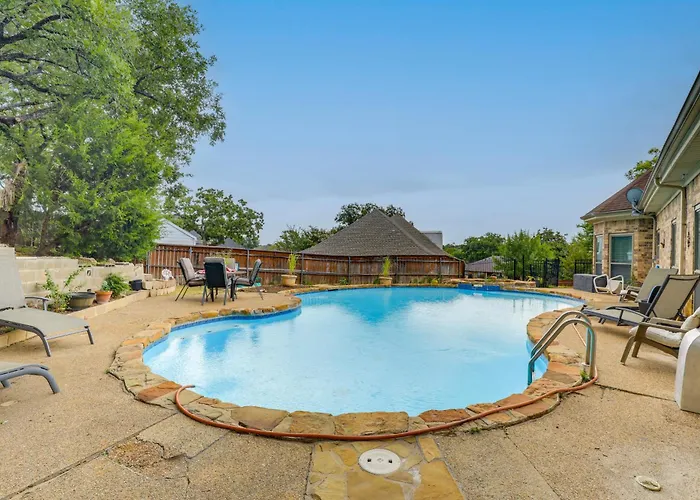 8 Mi Dallas Stadium! Worth W/ Pool Holiday home *