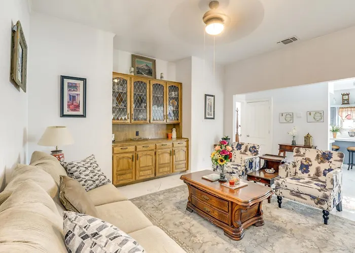8 Mi Dallas Stadium! Worth W/ Pool Holiday home Fort Worth