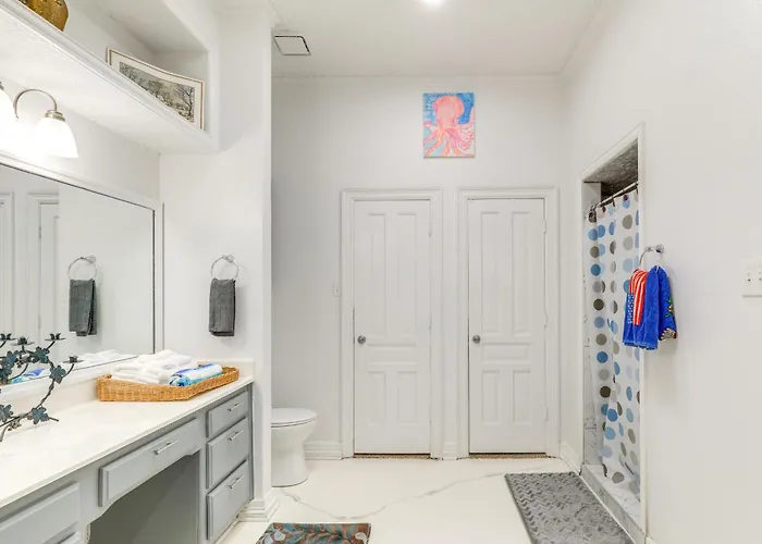 8 Mi Dallas Stadium! Worth W/ Pool Holiday home *